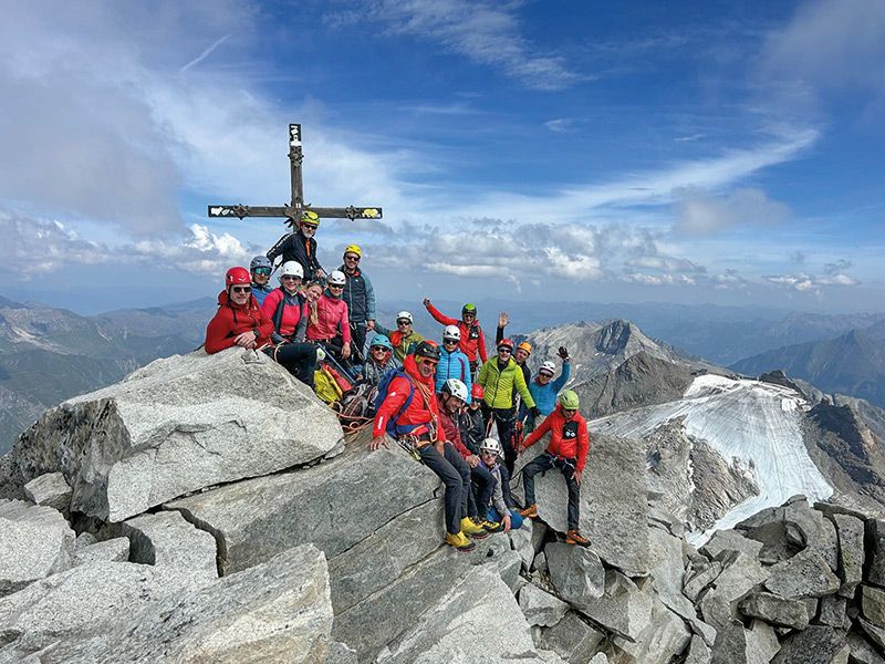 Die insgesamt 22. Auflage dieser Tour führte auf den Olperer in den Zillertaler Alpen. Die mittlerweile traditionelle Hochtour hat der Bezirksausschuss Vinschgau im Unternehmerverband organisiert.