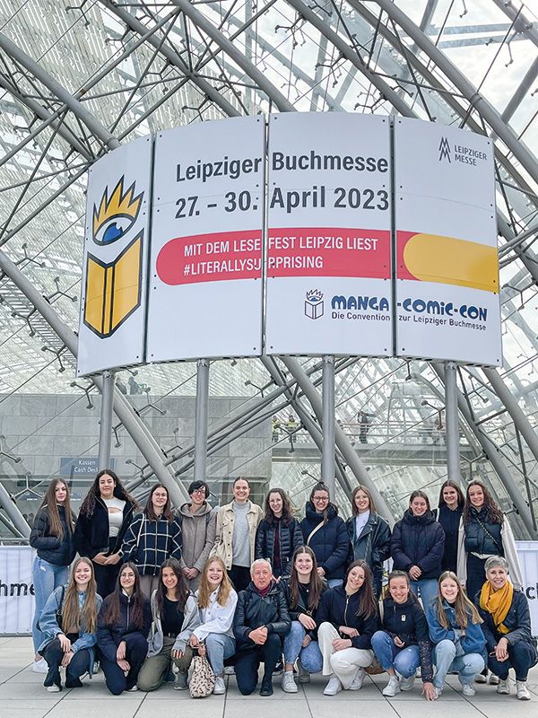 Die Unterstützung durch die Raiffeisenkasse Schlanders ermöglichte den Schülerinnen Ende April den Besuch der Leipziger Buchmesse