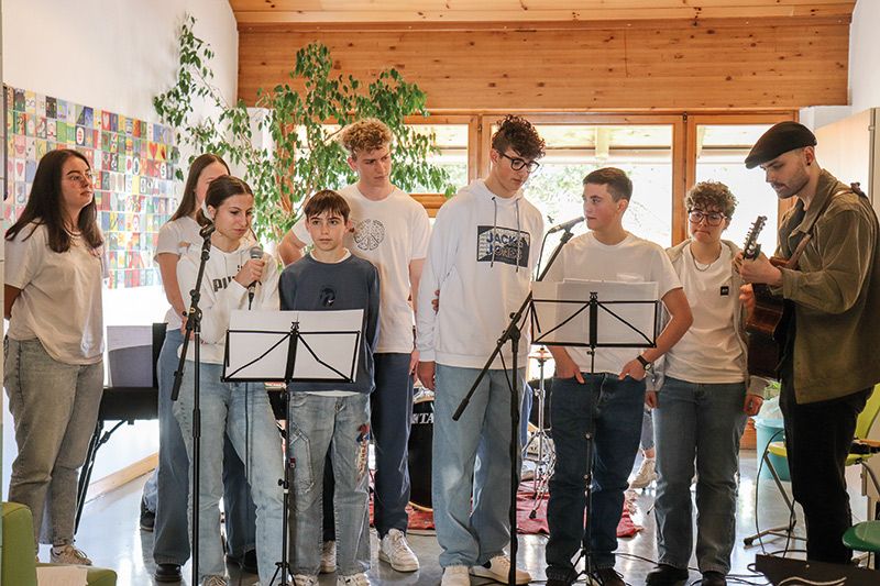 Das Berufsspektrum der Absolventen der WFO ist ein großes. Die Schulabgänger der WFO sind unter anderem in folgenden Berufen zu finden: Sekretär, Zollbeamter, Verkaufsleiter, Vertreter, Verwaltungsassistent, Versicherungsagent, Personalleiter, Steuerberater, Freiberufler, Amtsdirektor, Buchhalter, Manager, Marketingleiter, Sportlehrer... „sogar ein Pfarrer ist Schulabgänger der WFO“ hieß es beim Tag der offenen Tür.