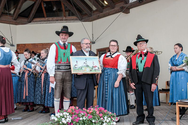 Otto Rainer, Pfarrer Franz Messner, Petra Trafoier Kneissl und Luis Santer (v.l.n.r.)