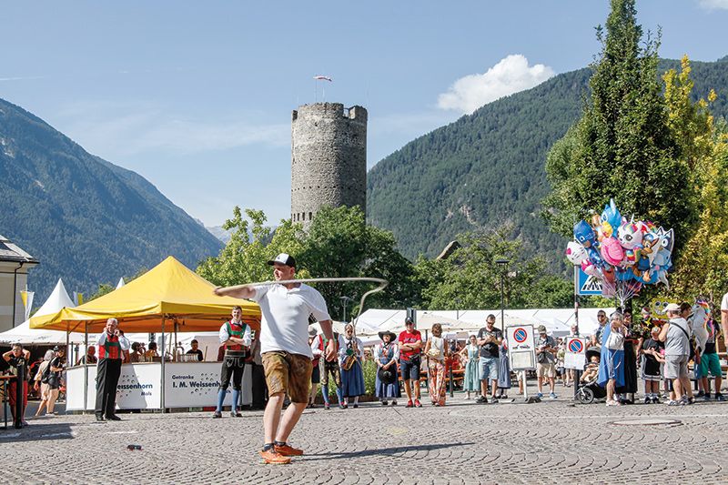 Mals beim Reschensee? Fröhlichsturm als Turmbau zu Babel?