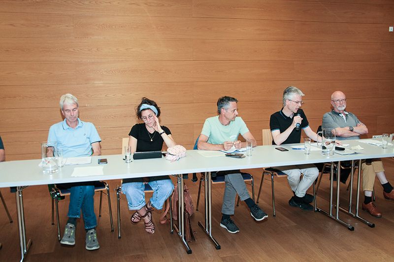 Gemeinsam für Prad v.l.: der ehemalige BM Karl Bernhart, Greta Brenner, Udo Thoma, Ralph Brenner und Wunibald Wallnöfer: „Als SVP wolltet ihr allein regieren und so habt ihr die politische Verantwortung.“