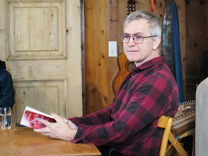 Ulrich Ladurner, seit 20 Jahren Journalist bei der Wochenzeitschrift „Die Zeit“ hat in Plawenn sein Buch „Der Fall Italien“ vorgestellt und mit einem interessierten Publikum über den Fall Italien und Europa diskutiert.