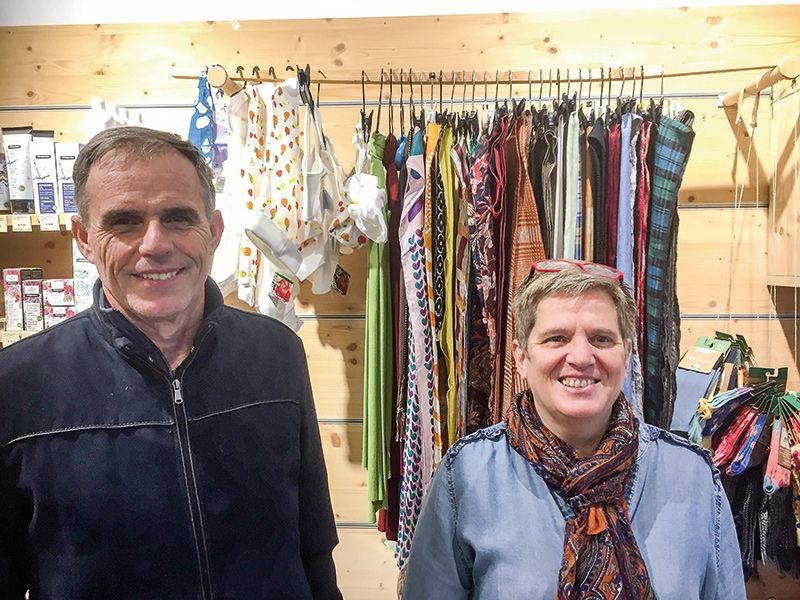 Dolli Stecher und Richard Theiner vom Weltladen Latsch