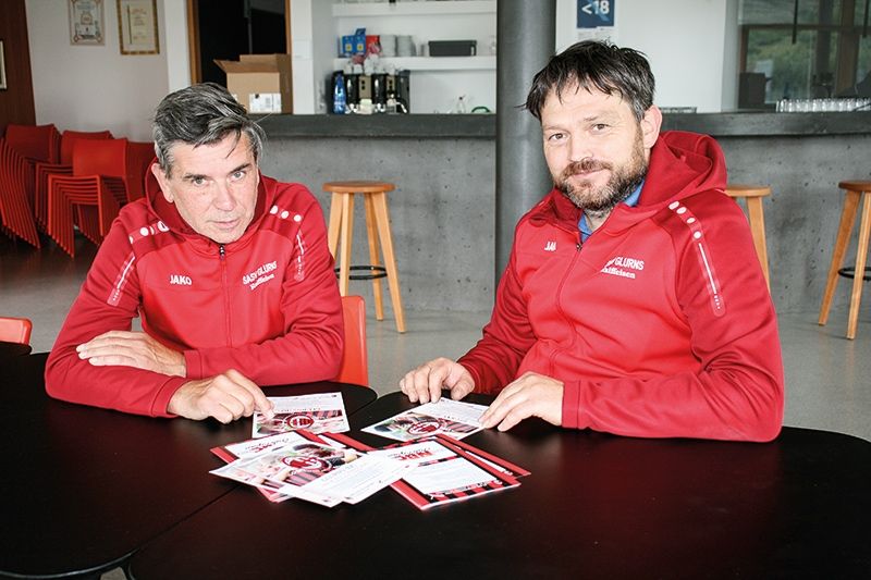 ASV-Glurns Präsident Stefan Sagmeister (rechts) und Fußball-Sektionsleiter Umberto Ghitti hoffen auf schnelle Anmeldungen