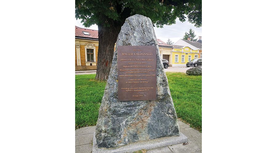 Gedenkstein am Walter-Caldonazzoi-Platz in Wien Hietzing