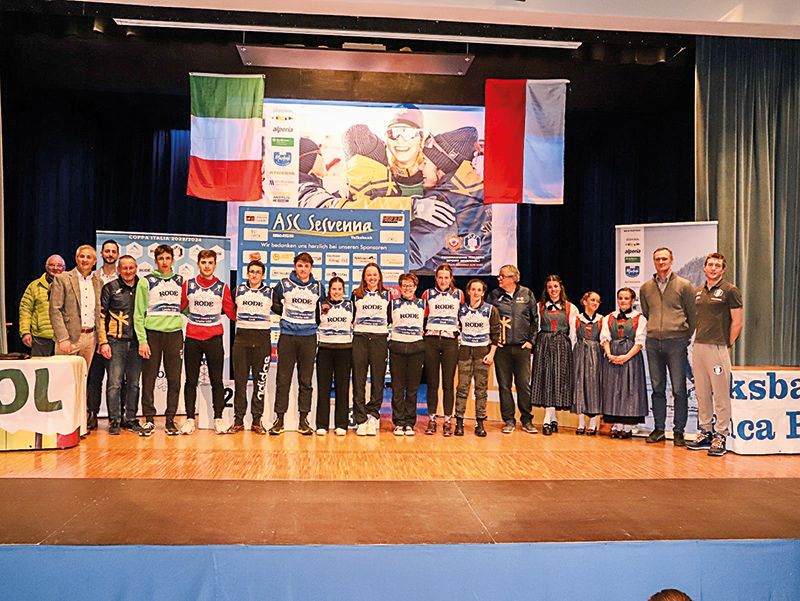 Gruppenfoto mit „LEAD-AthletInnen“ Langlauf/Italien