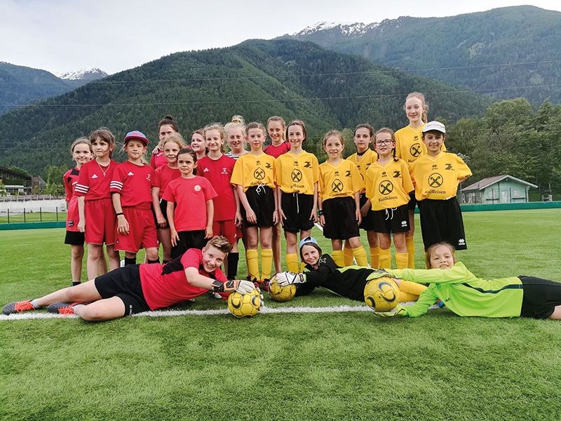 Eine Gruppe mit den Red Lions