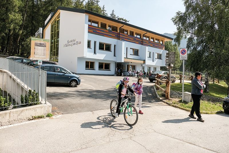 Fröhlich und zufrieden verließen die Schüler*innen am Montag (14.09.) zum ersten Mal das bunte und erweiterte Schulhaus.