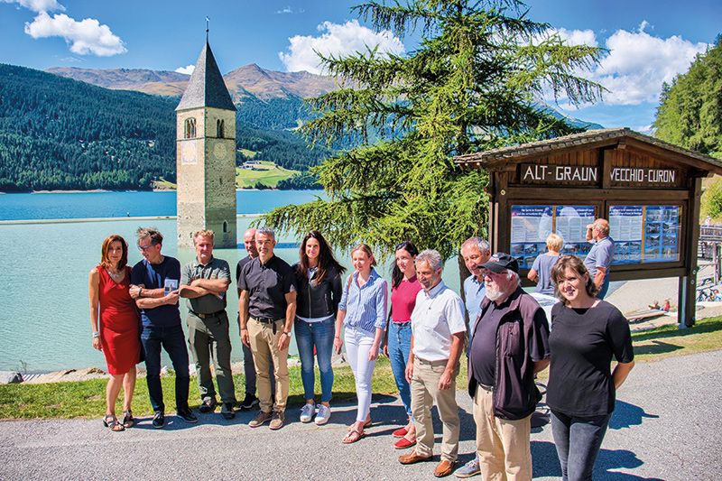 v. l.: Deborah Zanzotti, Richard Fliri, Siegfried Patscheider, Gerald Burger, Franz Prieth, Andreas Maas, Hannah Waldner, Evelin Thöni, Valentin Paulmichl, Wolfgang Thöni, Ludwig Schöpf, Manuela Wallnöfer