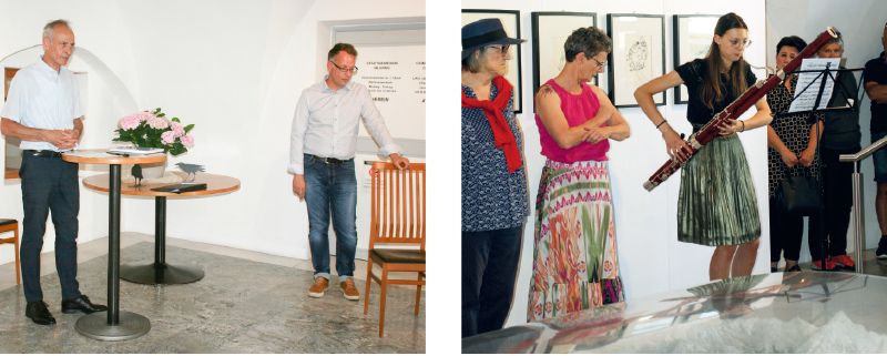 Elmar Prieth und Christoph Anstein führten durch die Ausstellungseröffnung. rechts: Sophia Sagmeister sorgte für die musikalische Umrahmung.