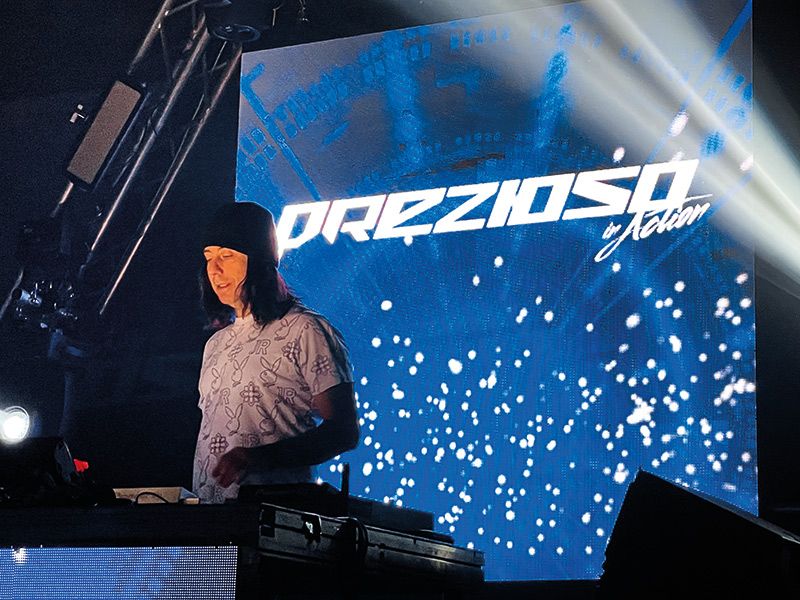 DJ Prezioso aus Rom sorgte in der akustisch angepassten Suldner Tennishalle für Stimmung