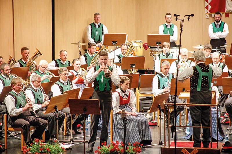 Philip Schönweger brillierte als Solist am Kornet, einem trompetenähnlichen Instrument, allerdings mit weicherem Klang