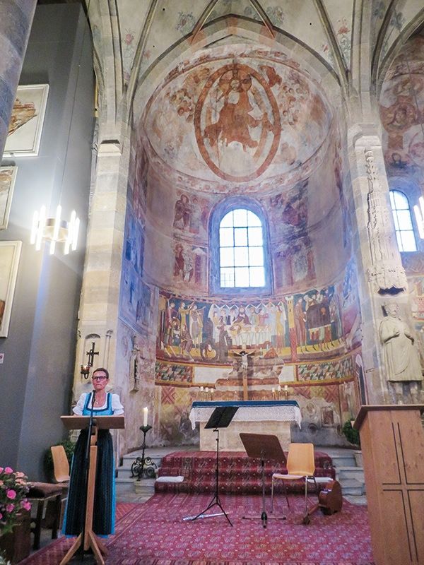 Elke Larcher Gasperi, die Museumsdirektorin und Leiterin der Kommunikation des Klosters St. Johann in Müstair, ist die neue Koordination des Kulturprojekts „Alpine Straße der Romanik“.