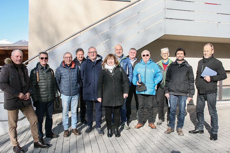 v. l. Luis Frank, Robert Ruepp (Chorleiter), Wolfgang Muntetschiniger, Franz Marseiler, Heini Riedl, Conny Tischler (Chorleiterin Kirchenchor), Oskar Wegmann, Elmar Luggin, Hermann Tonner, Oskar Schweigkofler, Karl Ruepp und Peter Rauch