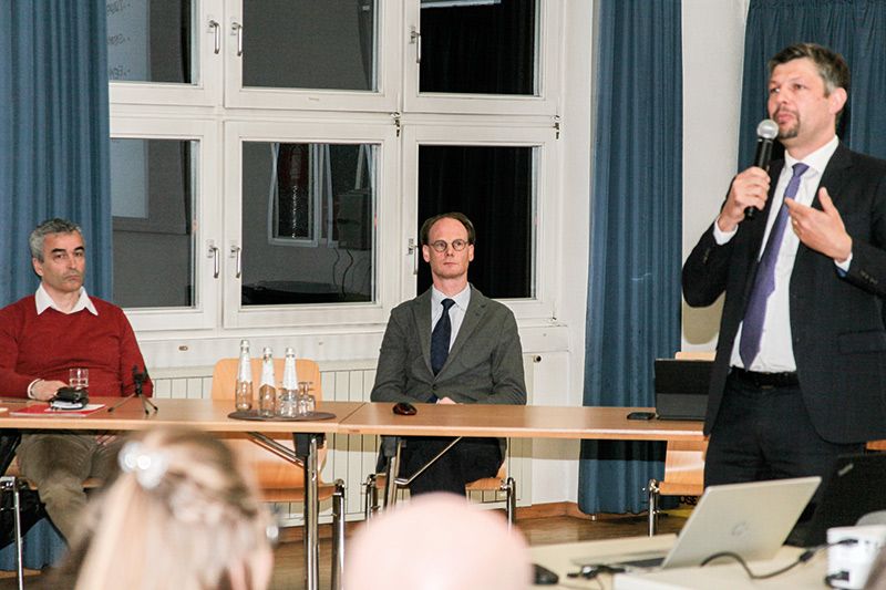 v. l.: BM Franz Prieth, Amtsdirektor Johannes Strimmer und LR Daniel Alfreider: Projekt von Bedeutung für das „Tor zu Südtirol“