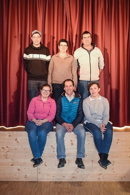 Darsteller: „Sebastian Pfeifenhofer“: Kurt Gunsch, „Genoveva seine Frau“: Iris Habicher, Liesl beider Tochter: Elisa Telser, Magd: Petra Gunsch, Knecht: Hubert Salutt, Jungbauer: Florin Gunsch; Gesamtleitung: Martin Stocker