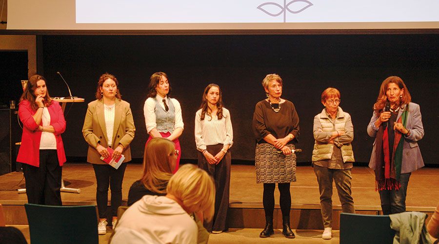 Das Forum Prävention um Christa Ladurner, medica mondiale um Monika Hauser, das Frauenmuseum Meran um Sissi Prader und das Antigewaltnetzwerk Vinschgau ViA! tragen dazu bei, dass Präventionmaßnahmen gegen sexualisierte Gewalt eingesetzt, dass Anlaufstellen bereitgestellt und dass  Aufklärung stattfinden kann.